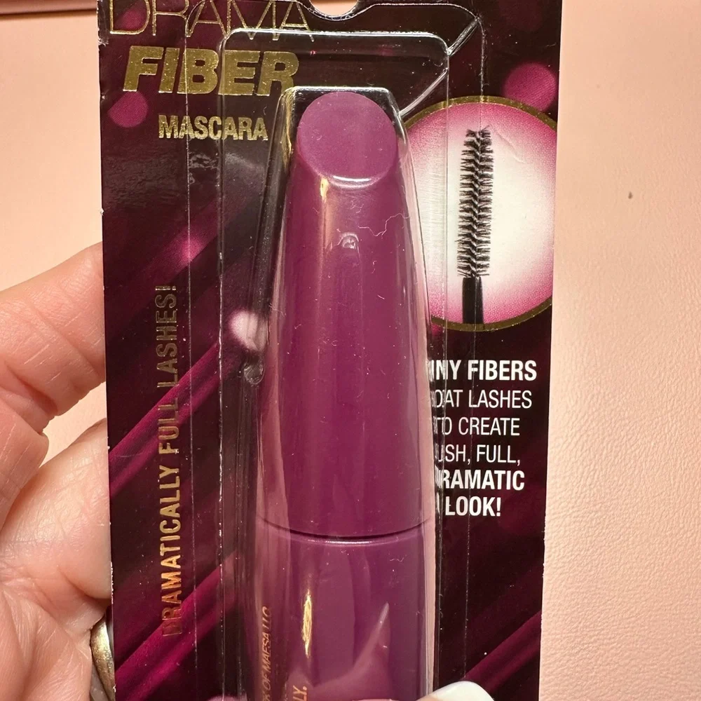 Dramatically Full Mascara - Brown